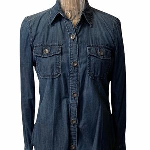 Denim shirt with pockets. - M